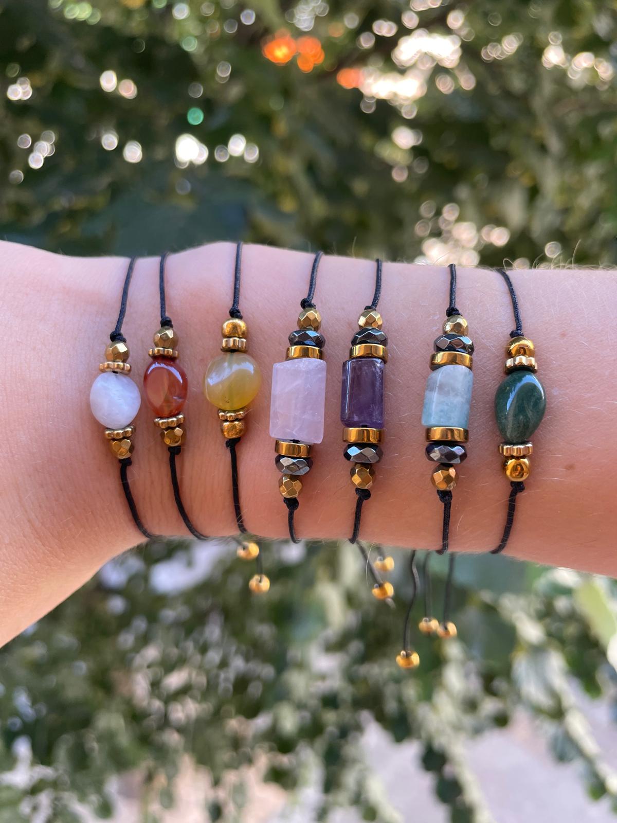 Bracelets avec pierre de couleur