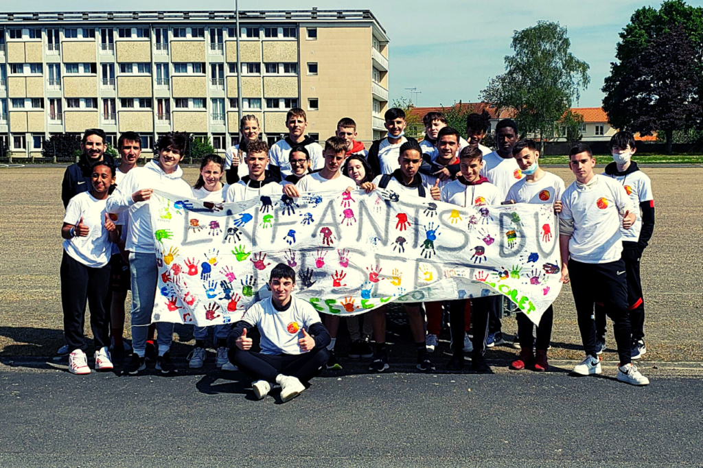 Organisation d'une course solidaire au Lycée Europe de Cholet permettant la rénovation de sanitaires à Rissani !