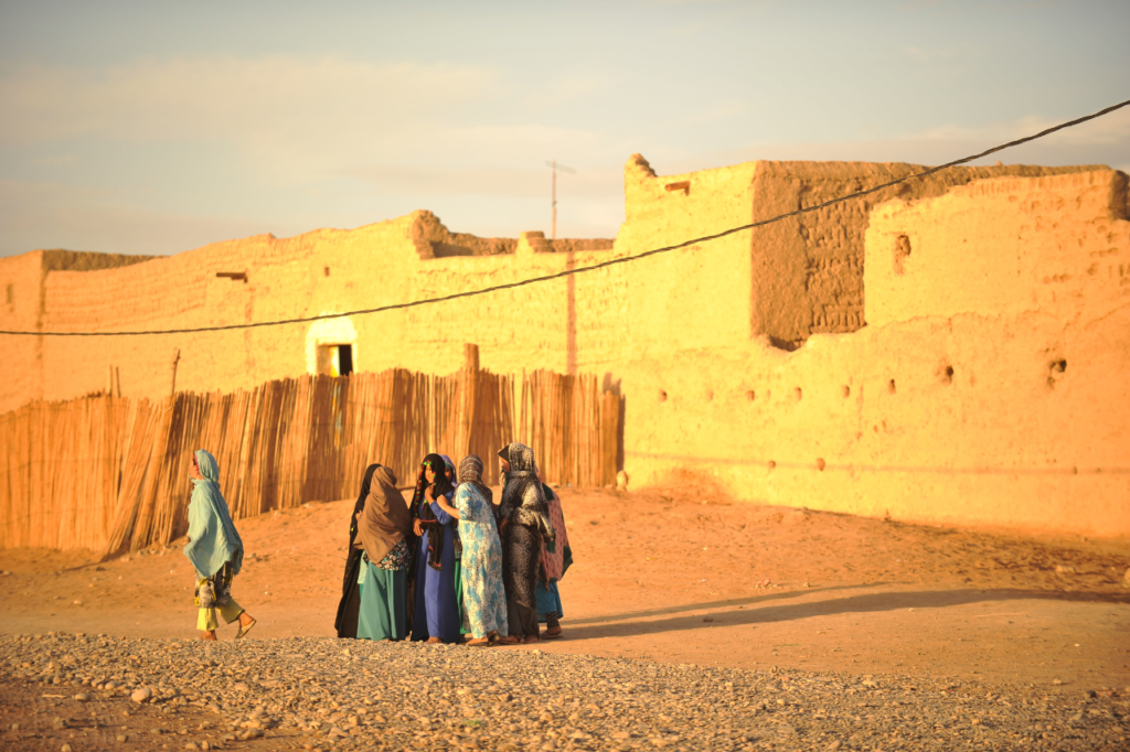 Avec l'application Weward, marcher pour financer l'achat de culottes menstruelles pour les jeunes filles du désert marocain.
