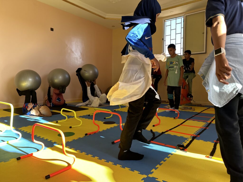 salle de sport El Ghorfa en enfants font du sport