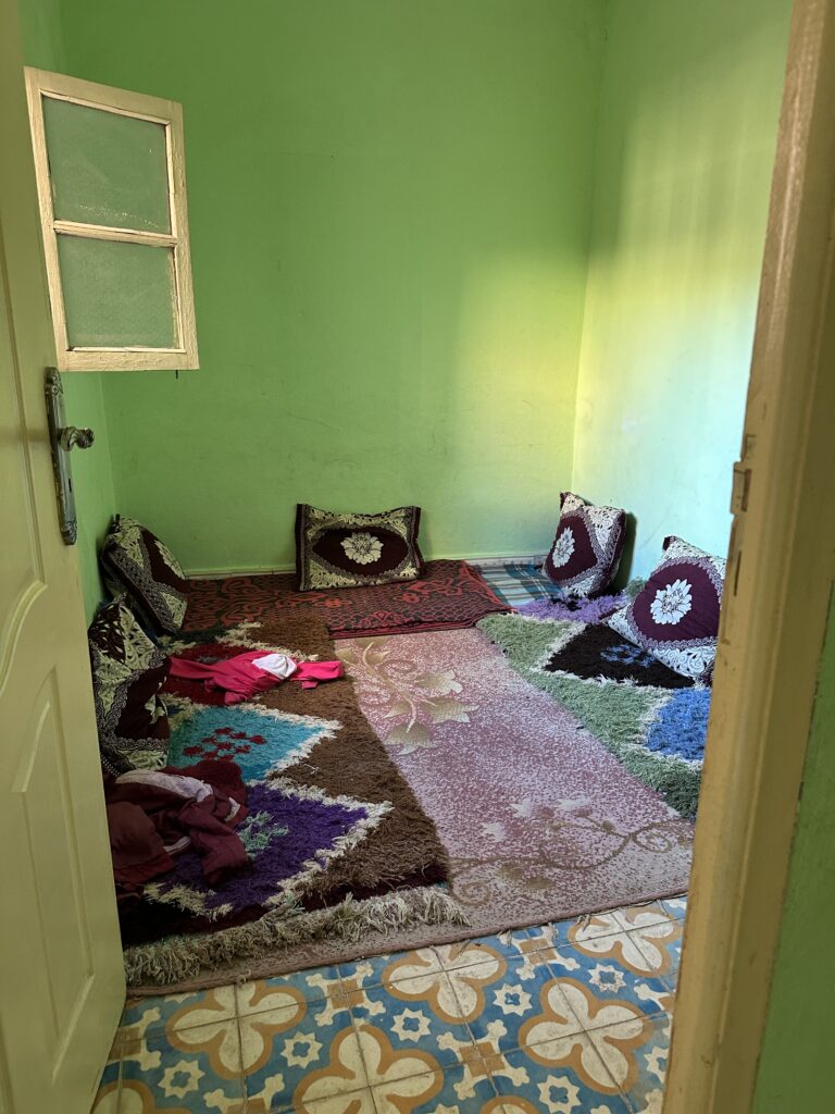 intérieur de maison logement décent