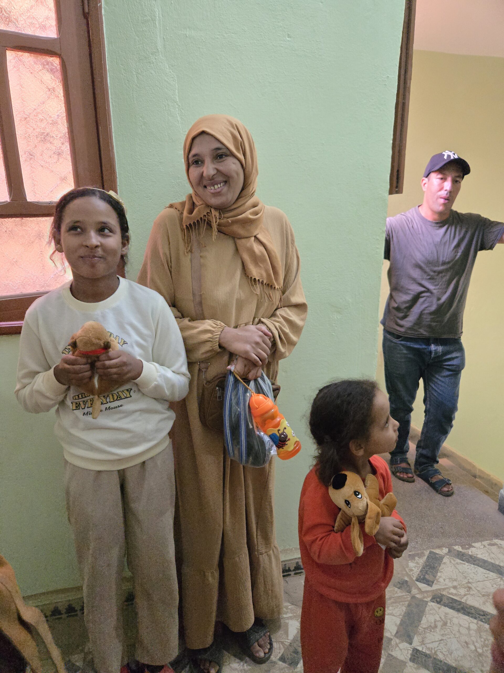 famille dans nouveau logement décent grâce au d'on d'amixel