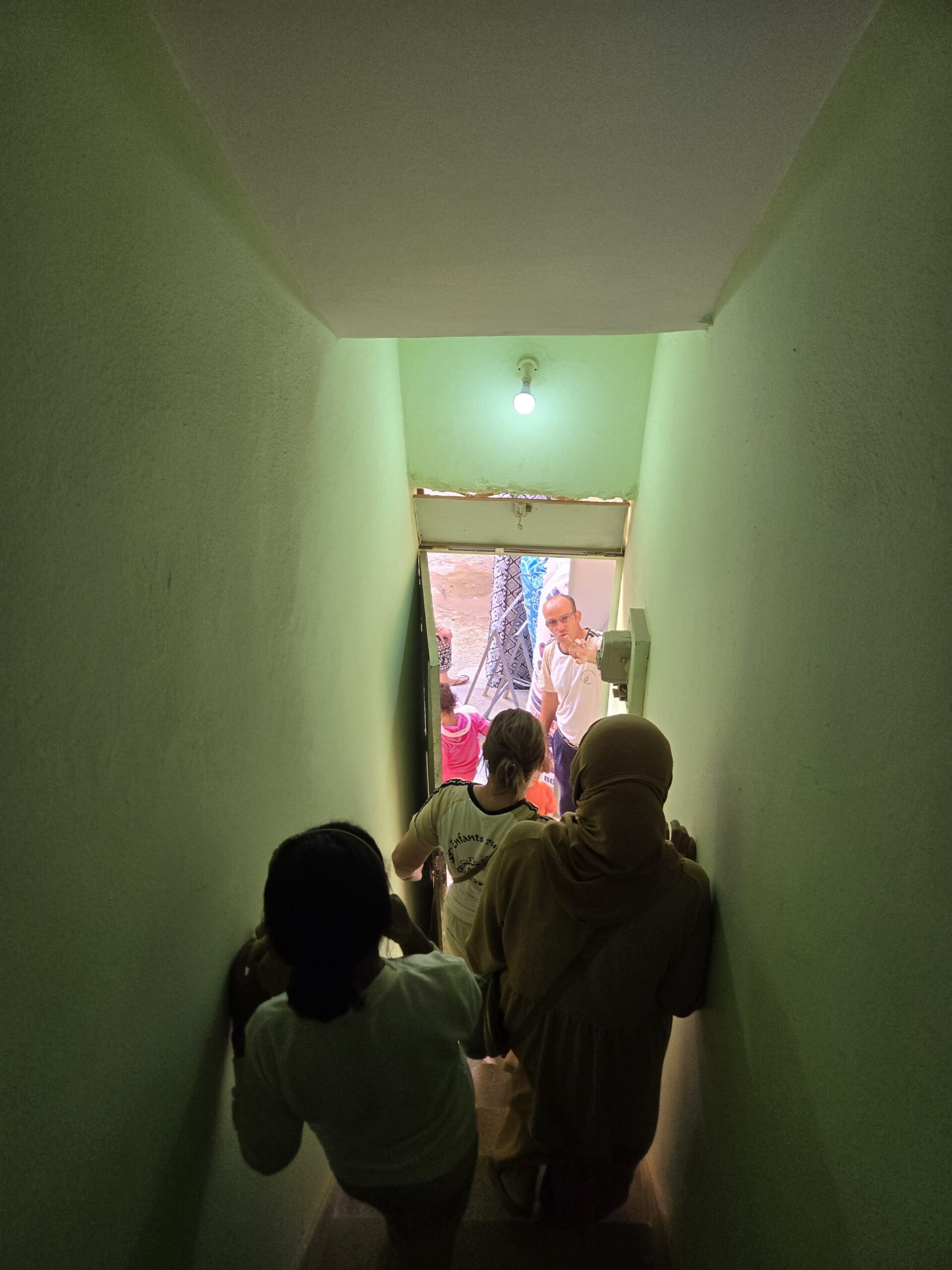 famille dans nouveau logement décent grâce au d'on d'amixel