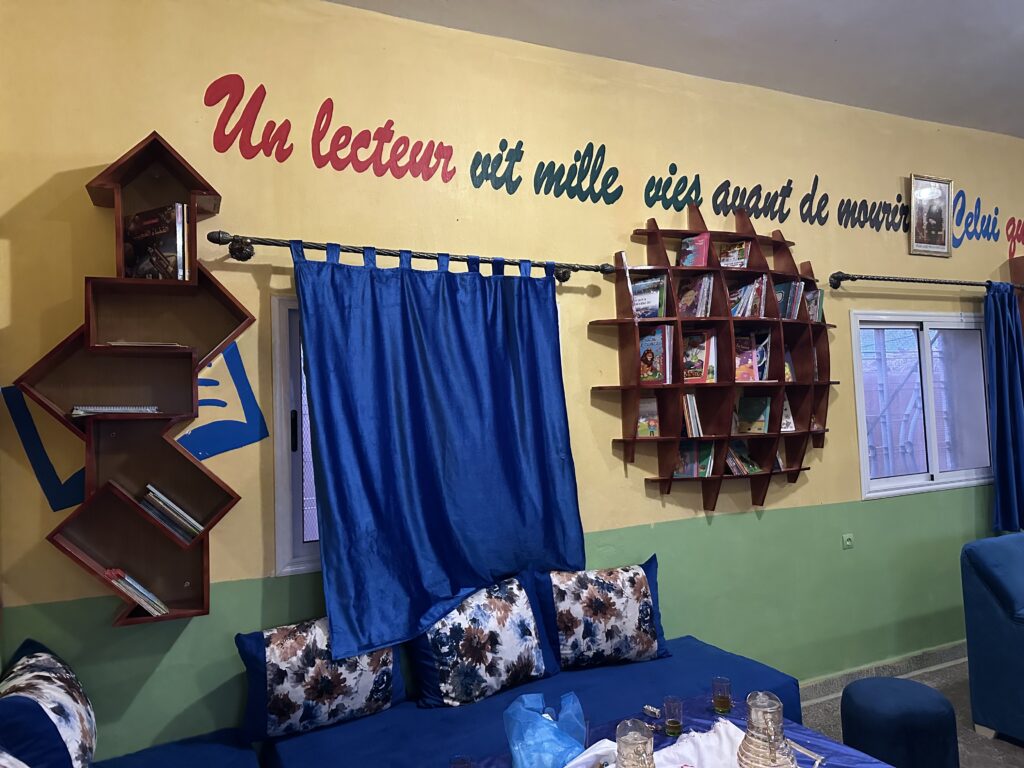 Inauguration bibliothèque ksar Boudnib vue d'intérieur